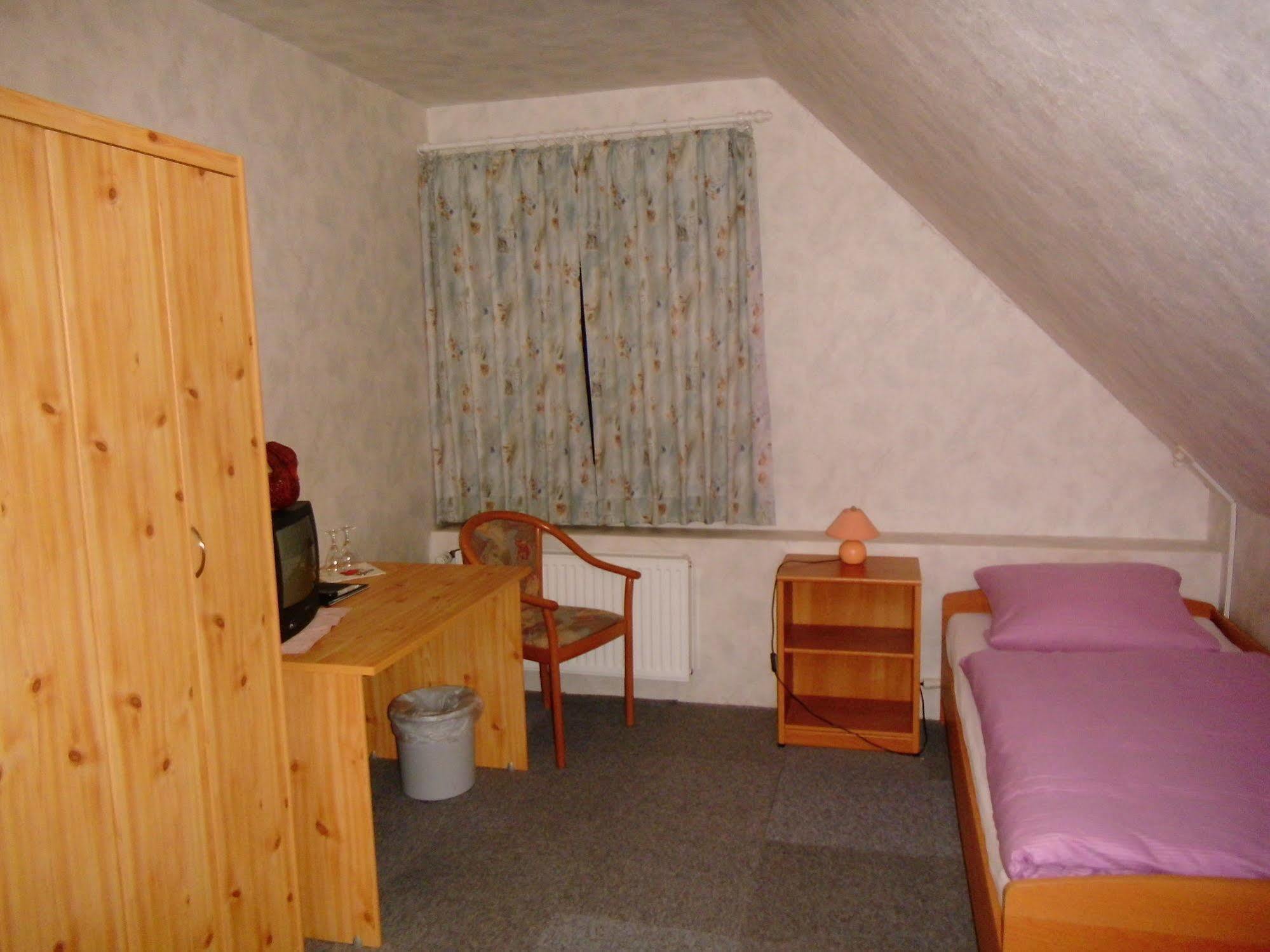 Hotel-Garni "Hof Von Hannover" Wittmund Exteriör bild