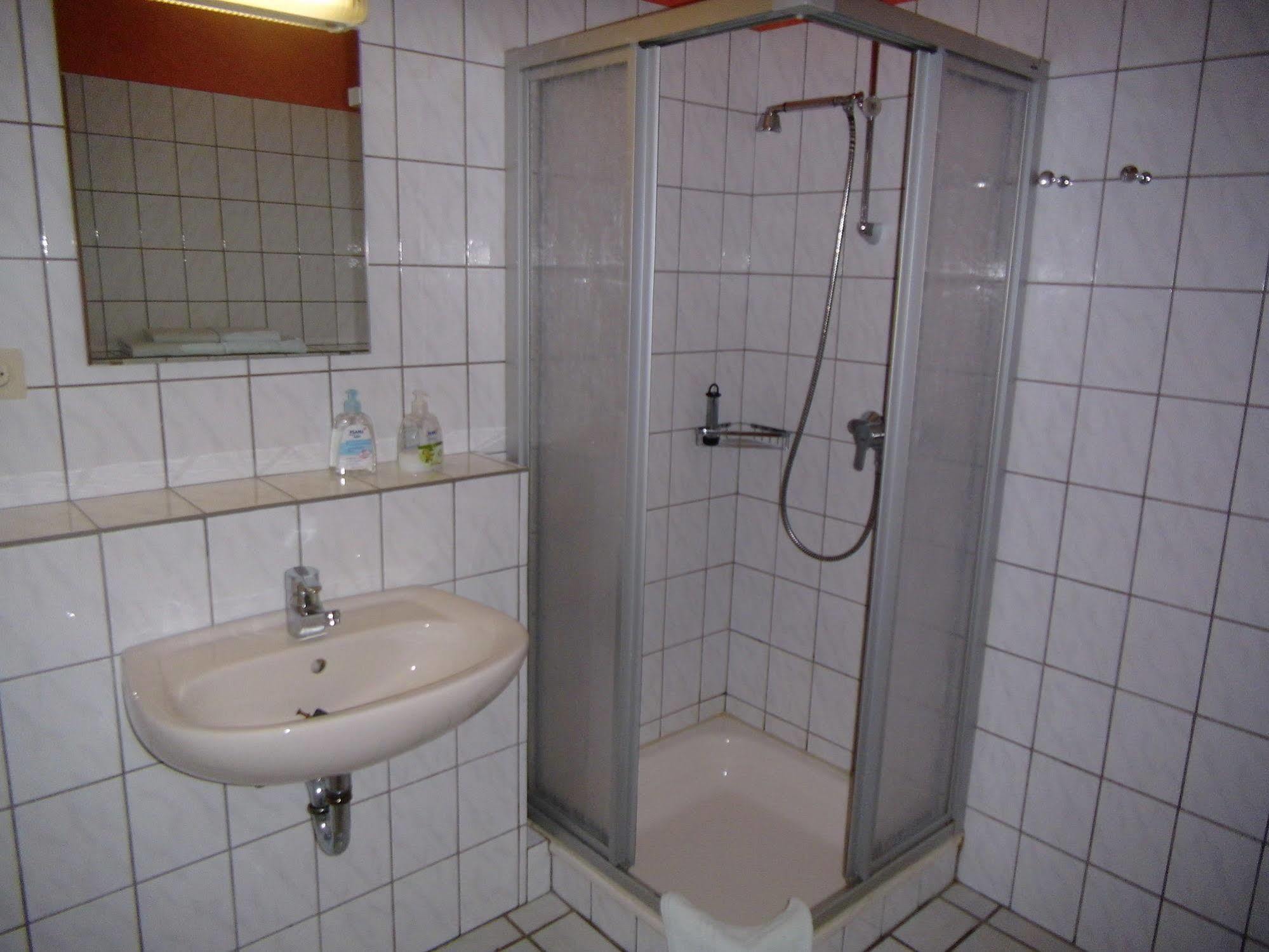 Hotel-Garni "Hof Von Hannover" Wittmund Exteriör bild