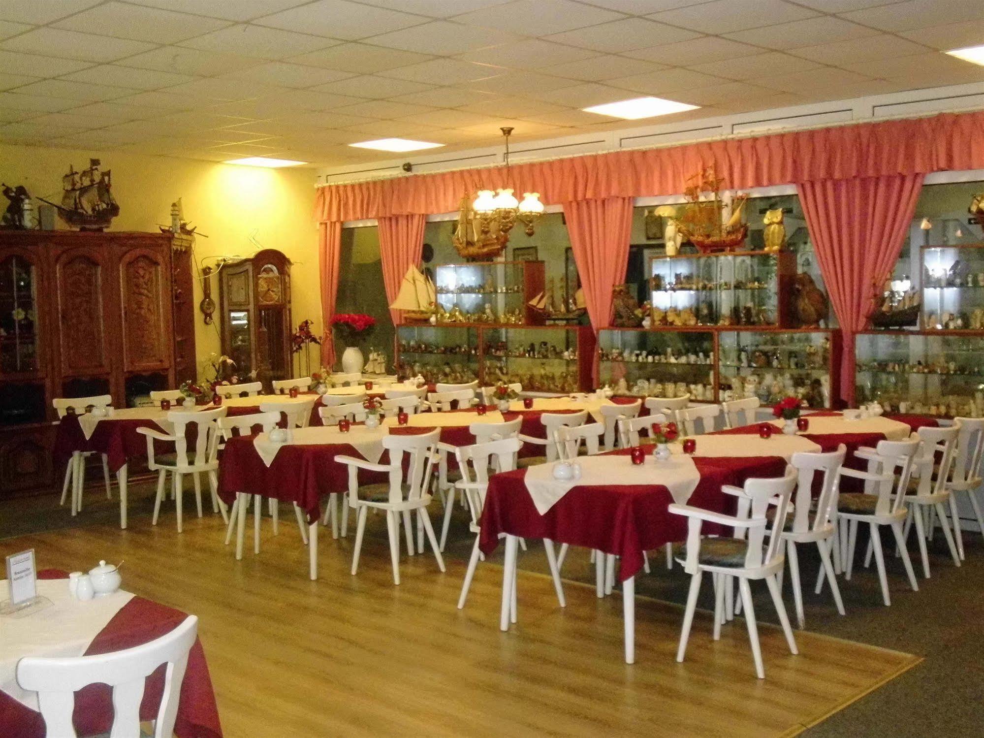 Hotel-Garni "Hof Von Hannover" Wittmund Exteriör bild